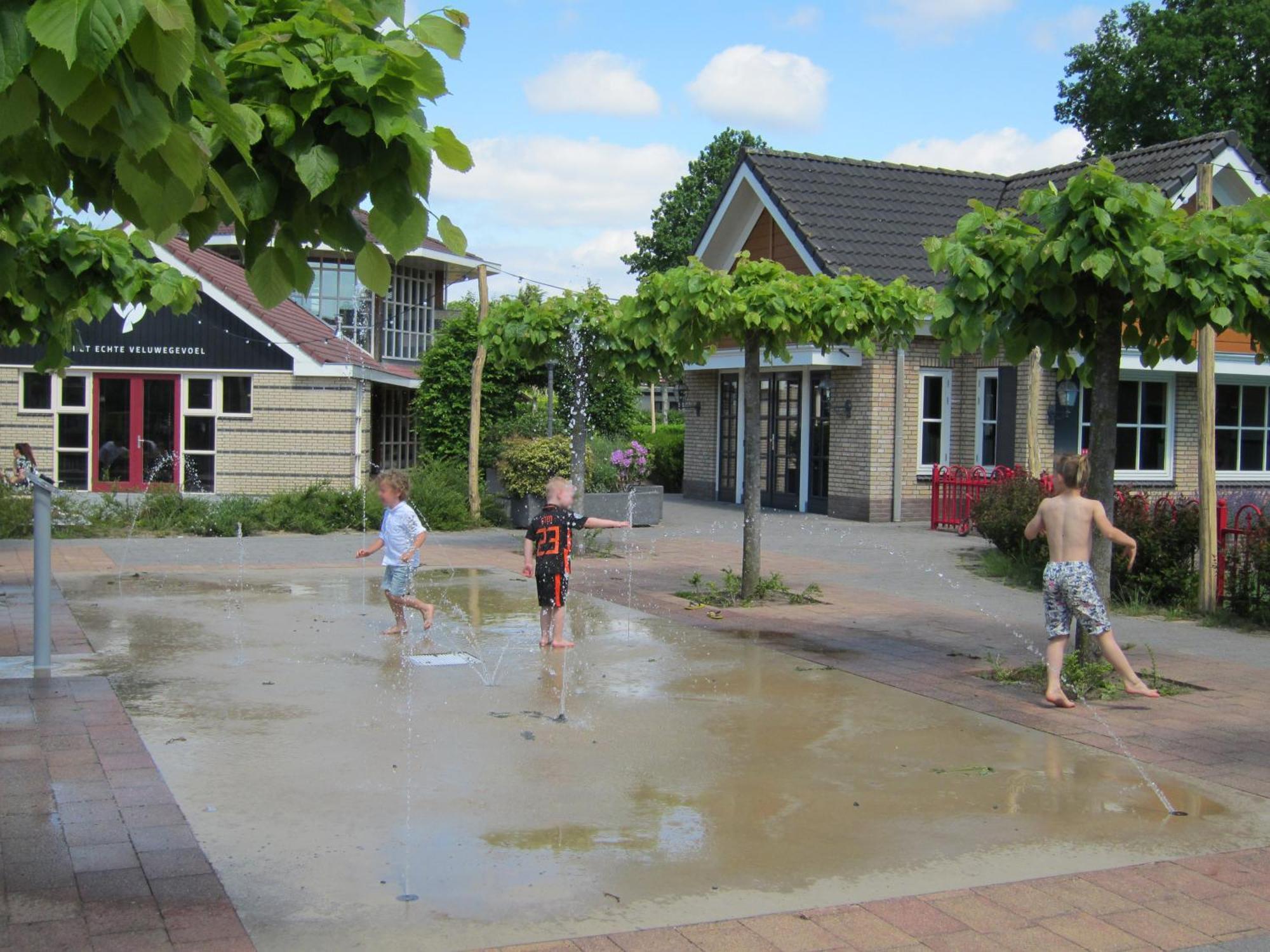 Hderh - Eco Lodge Op Vakantiepark De Ijsvogel, Zwembaden, Kids Fun, Natuur En Rust 부투이젠 외부 사진